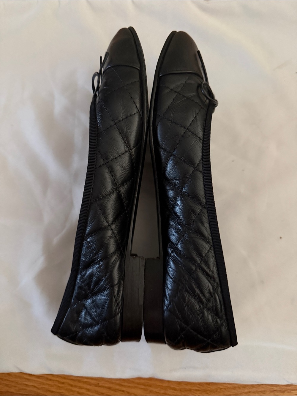 CHANEL Black Quilted Leather Ballet Flats with Bow - Picture 2 of 3